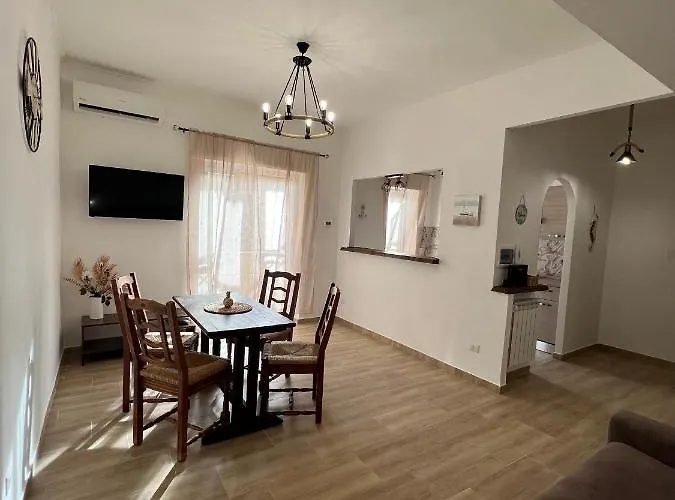 Waikiki House